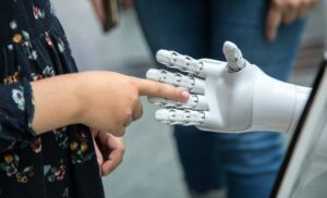 katja anokhina 7cegxtatyq unsplash robot and child